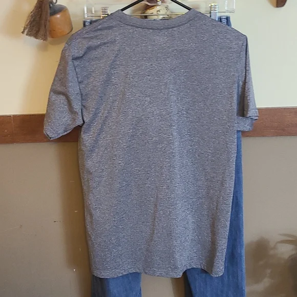 Gray Men's Superman Tshirt Size S - Picture 4 of 4